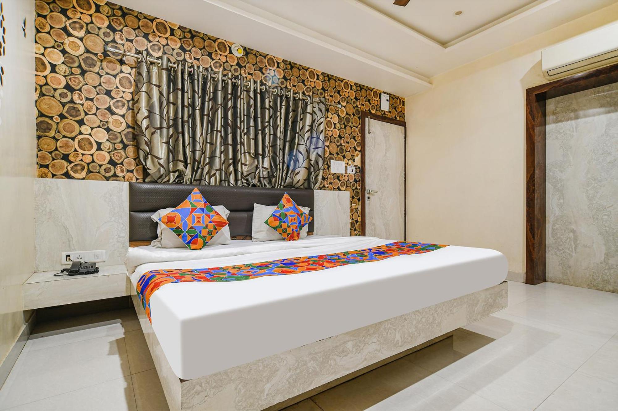 Fabhotel Shivam Palace- Near Mahakal Mandir Ujjain Exterior foto