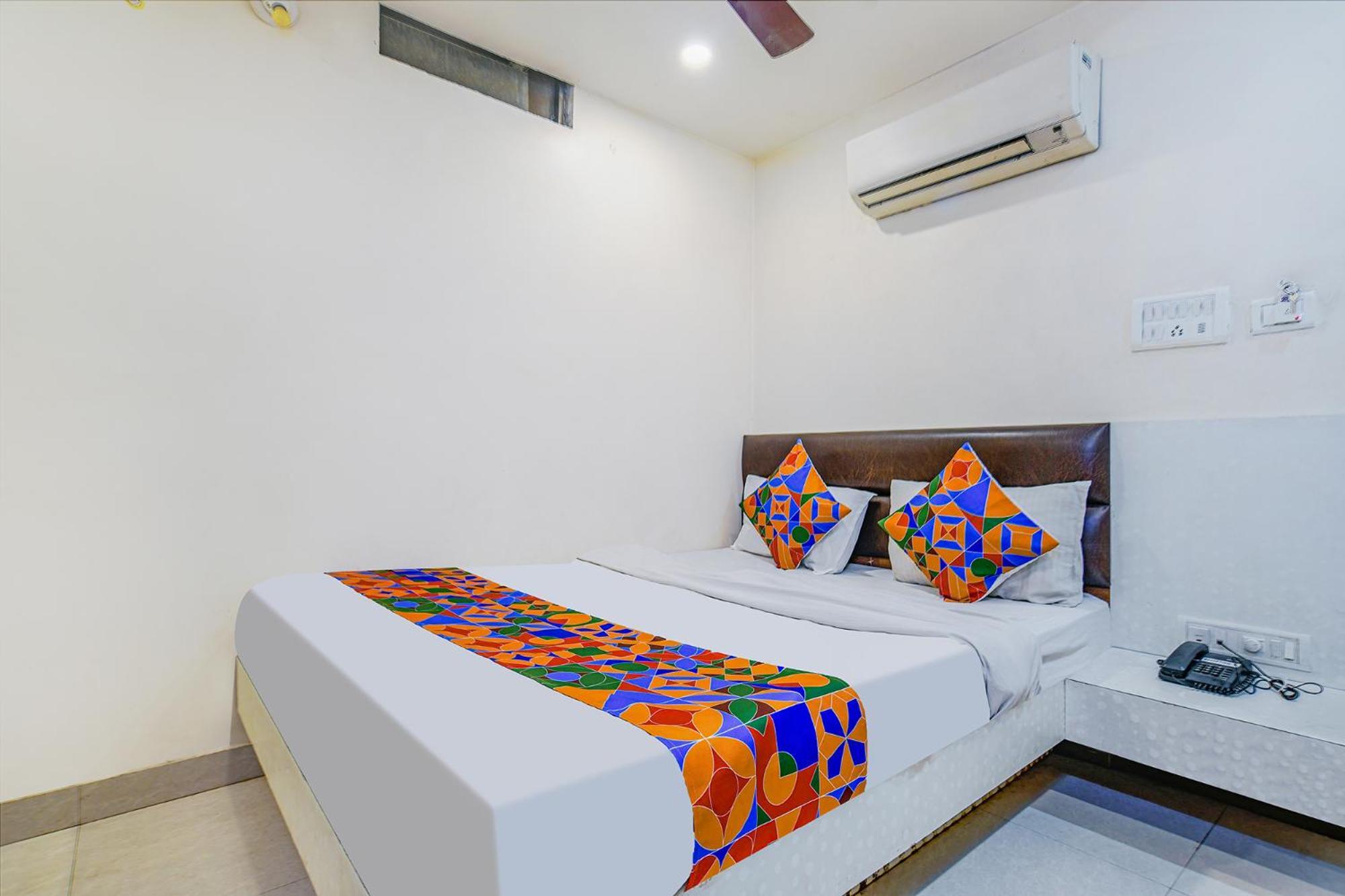 Fabhotel Shivam Palace- Near Mahakal Mandir Ujjain Exterior foto