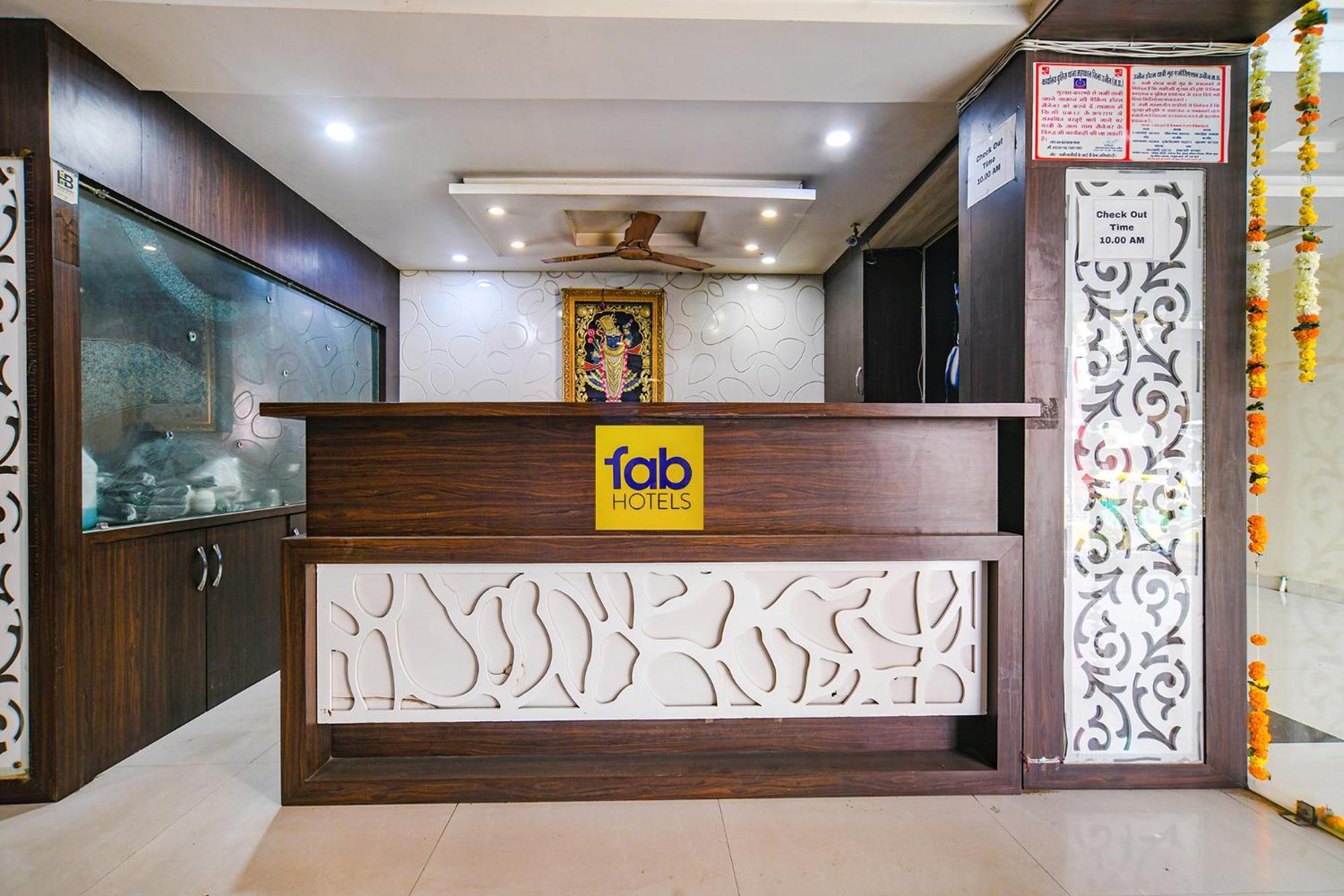 Fabhotel Shivam Palace- Near Mahakal Mandir Ujjain Exterior foto